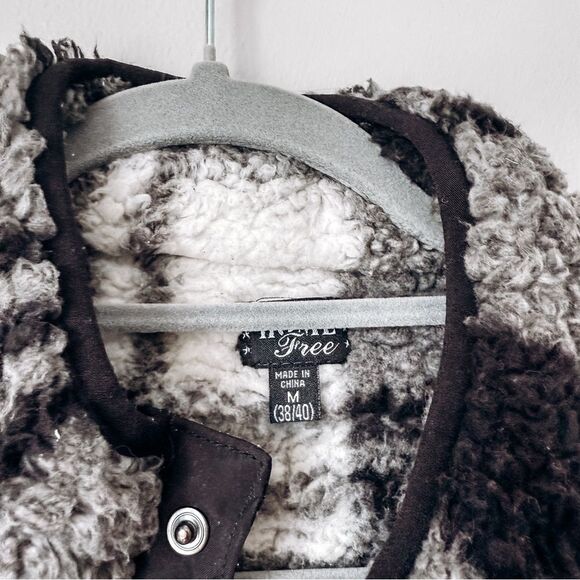 Home Tree Black and White Plaid Sherpa Pull Over Sweater Size Medium - Picture 5 of 5